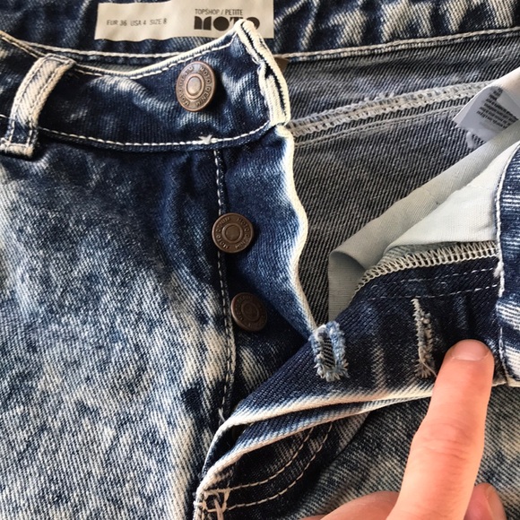 Topshop distresses Moto shorts - Picture 5 of 6